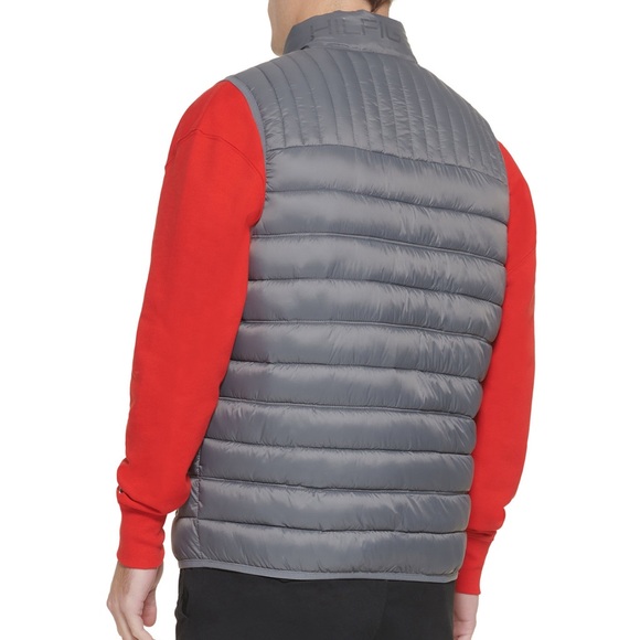 Tommy Hilfiger
Men's Quilted Vest size medium new with tags - Picture 4 of 15